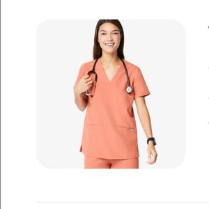 FIGS Limited edition Coral Scrub Set NWT